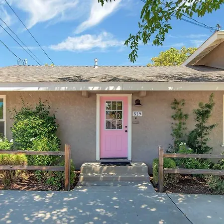 Rose Getaway Close To Downtown Paso Robles 2 Bed/1 Bath